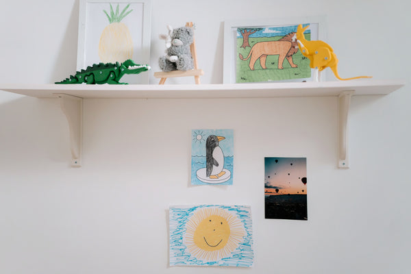 Kindertekeningen ophangen: 10 mooie ideeën voor elk interieur